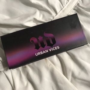Urban Decay Vices Eyeshadow Palette -NWOT